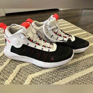 Size 13 - NEW Jordan Jumpman 2020
